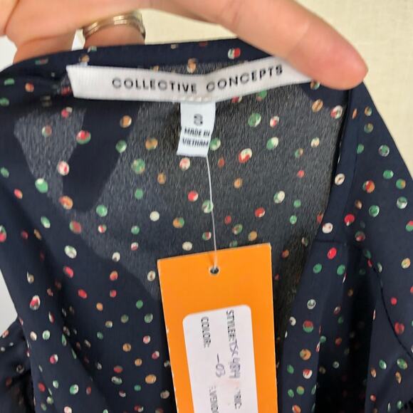 COLLECTIVE CONCEPTS Navy Blue Button Front Tie Blouse V-Neck Top Size Small NWT - Picture 4 of 8